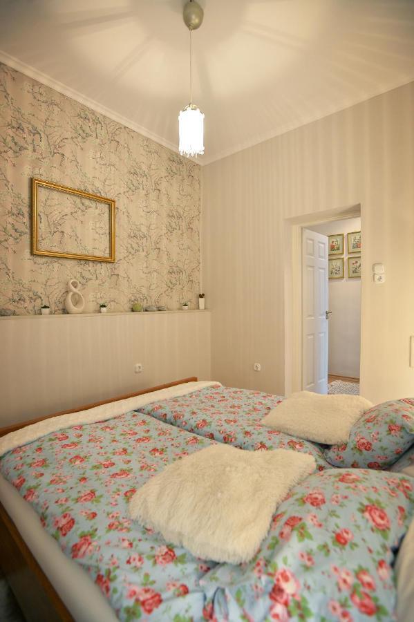 Janicsar Garden Apartman Егер Екстериор снимка