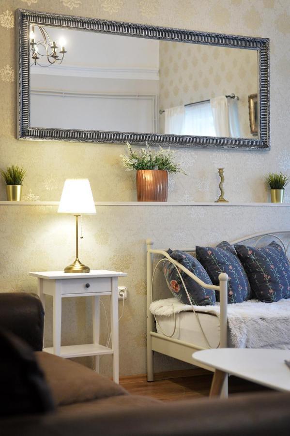 Janicsar Garden Apartman Егер Екстериор снимка