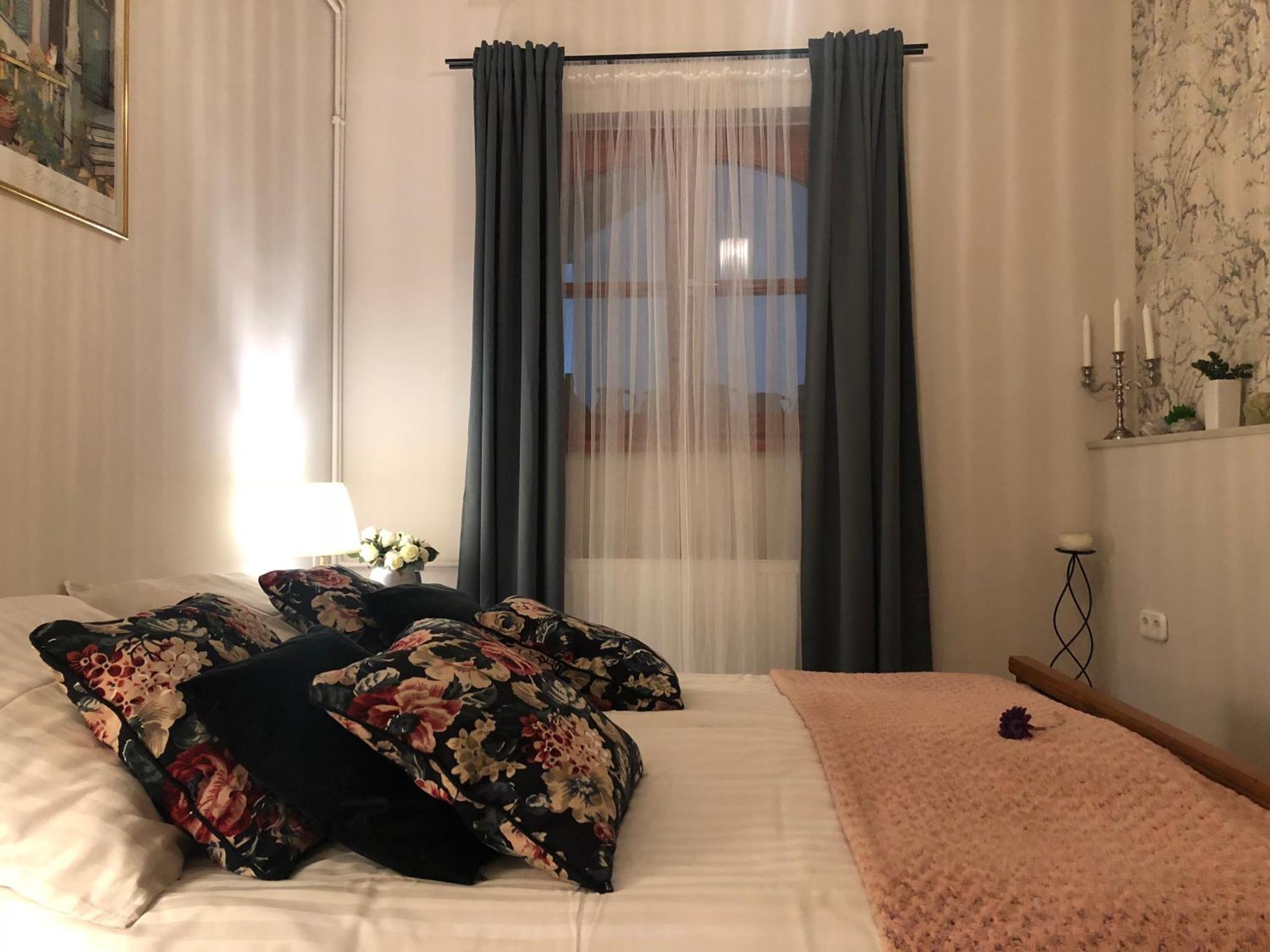 Janicsar Garden Apartman Егер Екстериор снимка