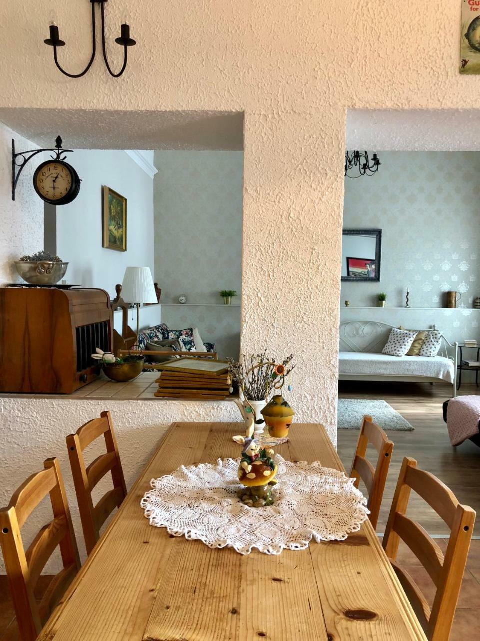 Janicsar Garden Apartman Егер Екстериор снимка