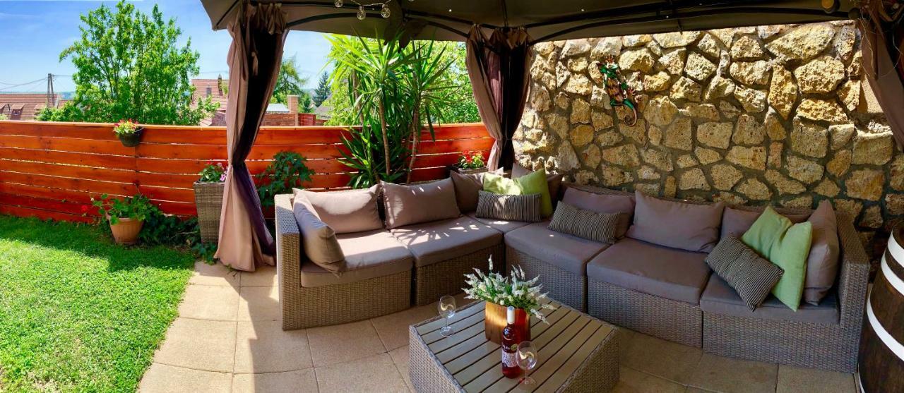 Janicsar Garden Apartman Егер Екстериор снимка